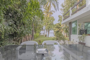 Villa familiar, varias camas, alberca privada, vista al lago | Terraza o patio