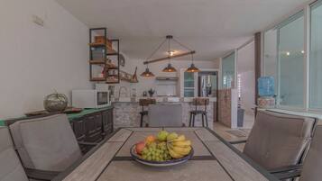 Family Villa, Multiple Beds, Private Pool, Lake View | In-room dining