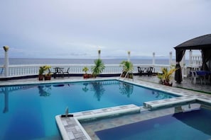 Udendørs pool