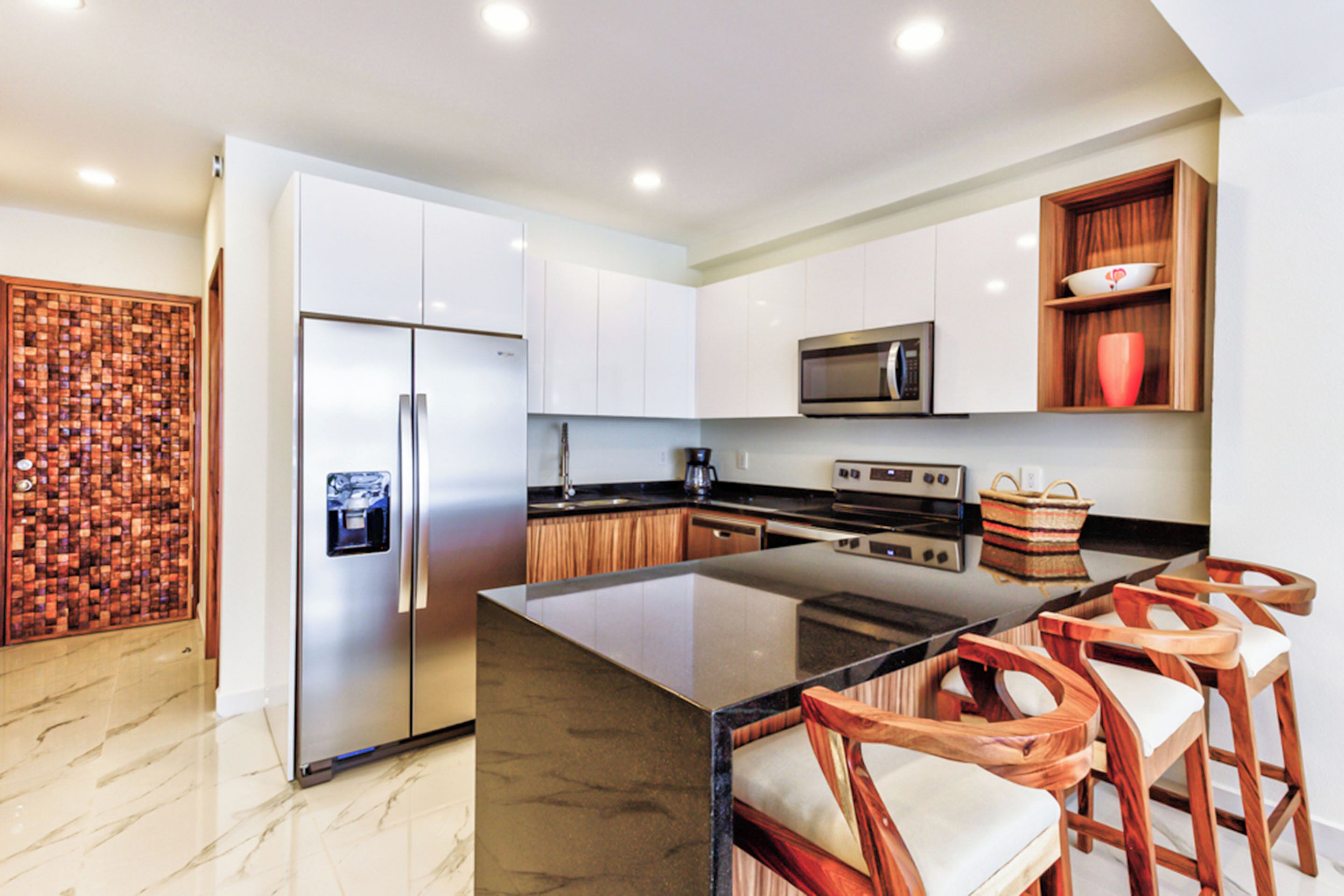 Departamento Confort, balcón, vista a la alberca | Cocina privada