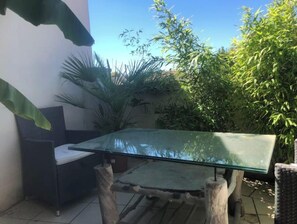 Outdoor dining - Whole house near Blagnac MEET Toulouse  (Gagnac-sur-Garonne)