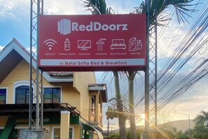 Unclassified image, 5 of 16, button - RedDoorz Plus @ Balai Sofia Bed & Breakfast Batangas (Talisay)
