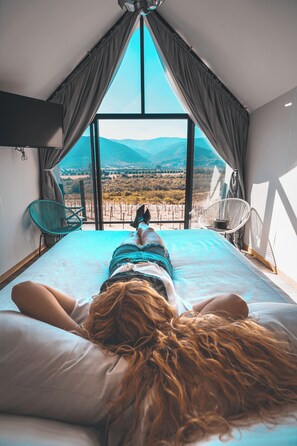 Coffres-forts dans les chambres, fer et planche à repasser