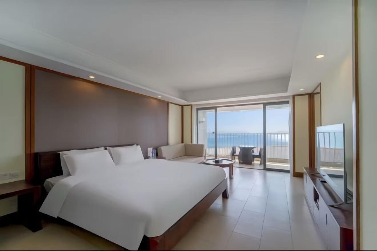 Minibar, güneşlik/perde, çarşaf takımı
