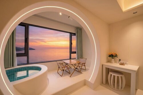 Xunliao Bay Yijing Holiday Sea-view Hotel