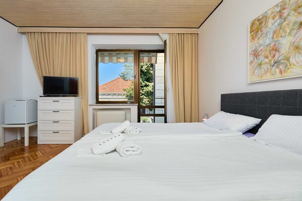 1 chambre, Wi-Fi gratuit, draps fournis