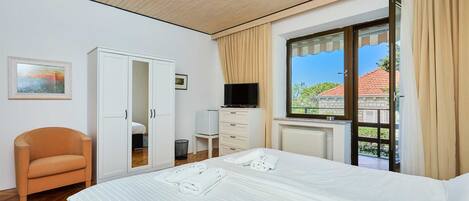 1 chambre, Wi-Fi gratuit, draps fournis