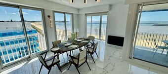 vue mer Exceptionnelle. Appartement 3 Chambres Avec Salle de Bain Individuelle