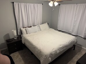 3 sovrum, skrivbord, strykjärn/strykbräda och wi-fi