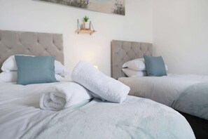 4 Schlafzimmer, Bügeleisen/Bügelbrett, WLAN, Bettwäsche
