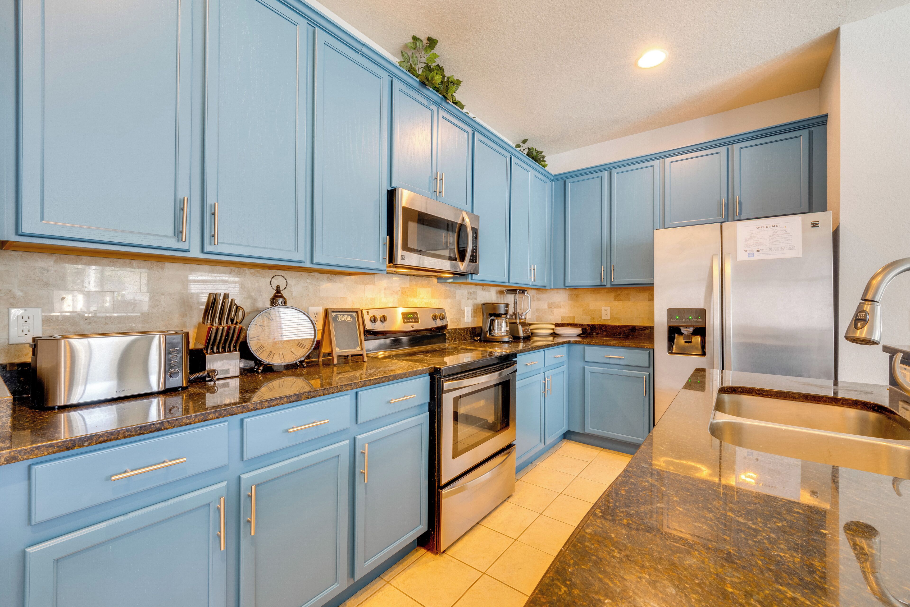 Fridge, microwave, stovetop, dishwasher