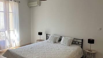 4 bedrooms, iron/ironing board, free WiFi, bed sheets