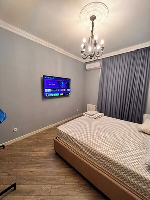 2 habitaciones, escritorio, tabla de planchar con plancha y wifi 