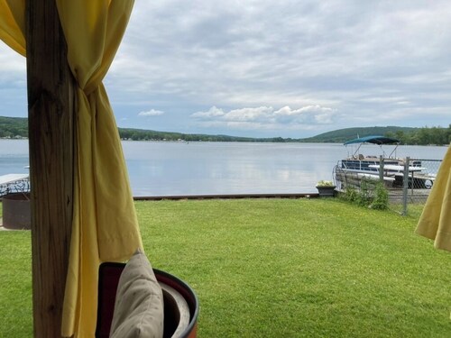 Lazy Days on Lamoka Lake is a charming 4 season lake house
