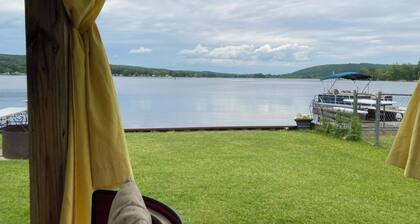 Lazy Days on Lamoka Lake is a charming 4 season lake house
