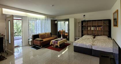 ROSE Appartment 50 qm mit Verandah, Garten