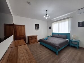 2 soverom, strykejern/-brett, wi-fi og sengetøy