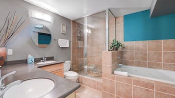 Superior Apartment, City View | Bathroom | Separate tub and shower, jetted tub, free toiletries, hair dryer