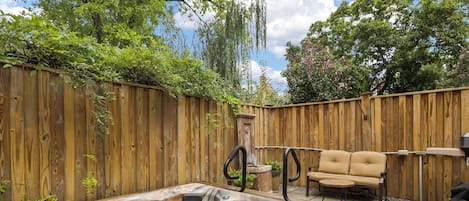 Outdoor spabad