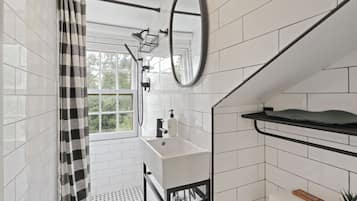 Dusche, Whirlpool, Haartrockner, Bidet