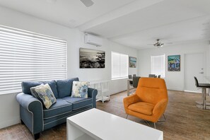 Interior - Spacious 1 Bedroom APT at the beach (Hollywood)