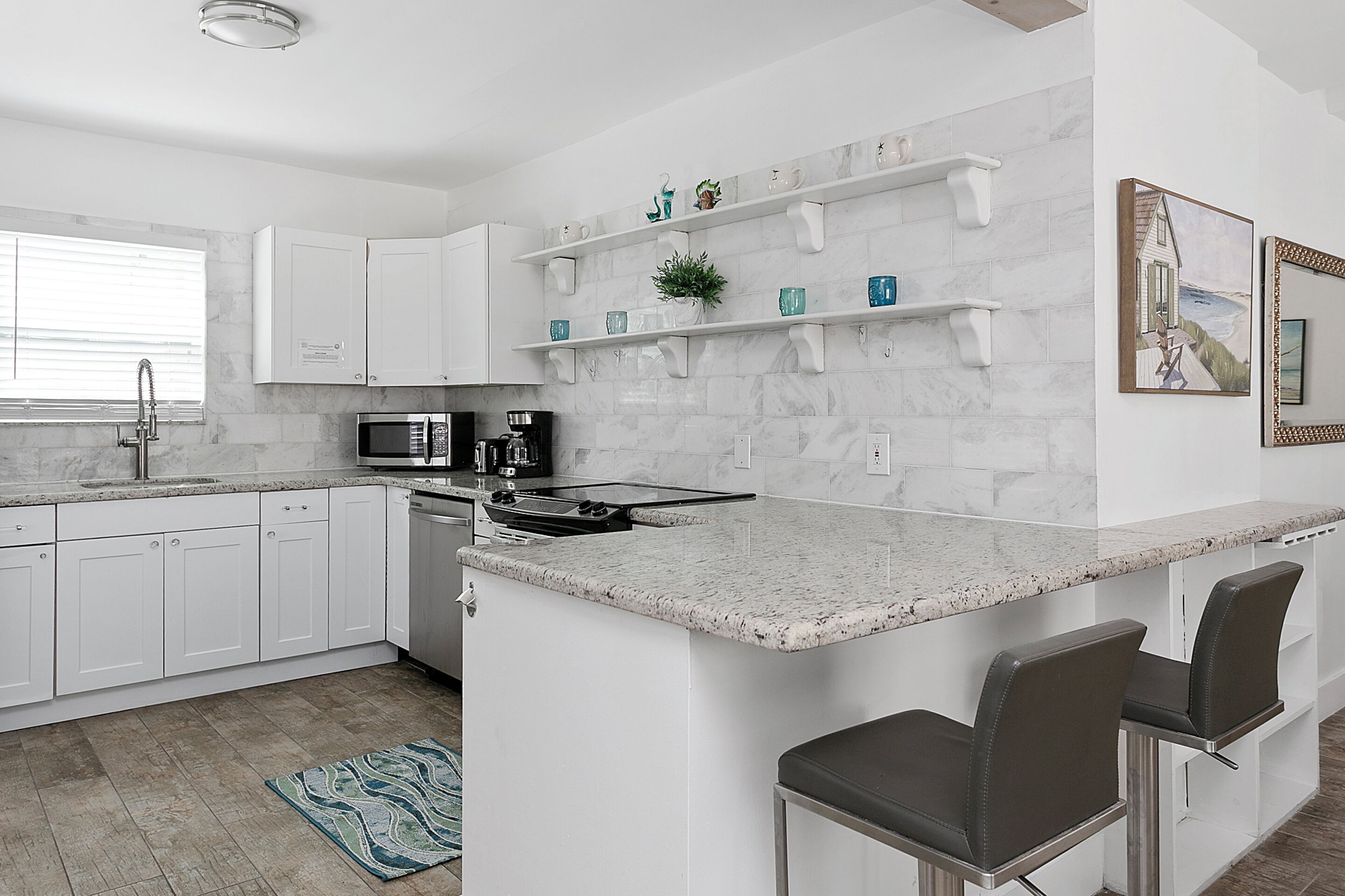 Deluxe-Apartment, eingeschränkter Meerblick | Eigene Küche | Mikrowelle, Ofen, Herdplatte, Kochgeschirr/Geschirr/Besteck