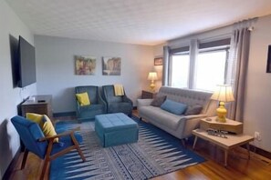 TV - Rural Estate (Bloomington)
