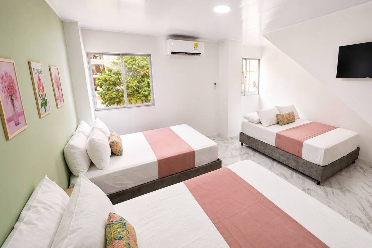 Family Room, Multiple Beds, Non Smoking, Private Bathroom | Free WiFi