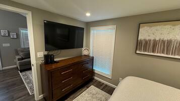 1 habitación, tabla de planchar con plancha, wifi y ropa de cama
