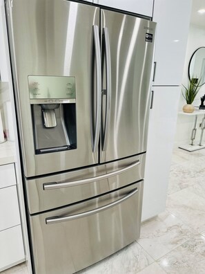 Interior - Charming 3-bedroom house with WiFi and AC in fabulous Hollywood (Hollywood)