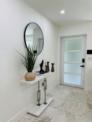 Interior - Charming 3-bedroom house with WiFi and AC in fabulous Hollywood (Hollywood)