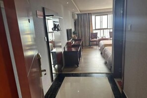 Room - Yingjiang Fortune Theme Hotel (Yingjiang)