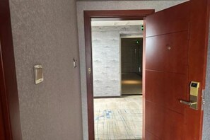 Room - Yingjiang Fortune Theme Hotel (Yingjiang)