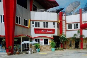 Unclassified image, 5 of 13, button - RedDoorz @ Isabelle Tourist Hotel Hinatuan (Hinatuan)