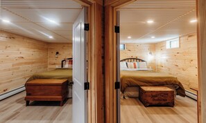 4 bedrooms, desk, iron/ironing board, WiFi