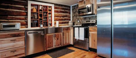 Four Ă micro-ondes, un four, surface de cuisson, lave-vaisselle