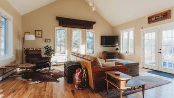 TV connectée, cheminée, jeux vidéo