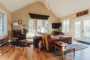 Smart TV, fireplace, video games