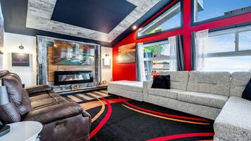 Smart TV, fireplace, table tennis, stereo