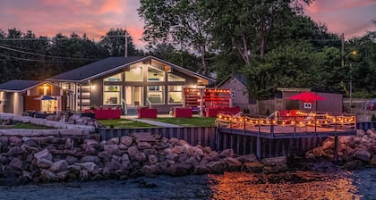 OASIS ON THE LAKE