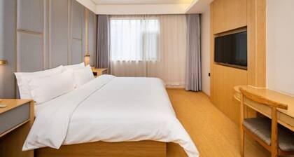 Xincheng Hotel (Xi'an Mingguang Road Bachengmen Subway Station)