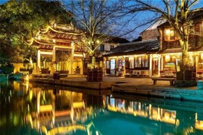 Unclassified image, 4 of 33, button - Zhouzhuang yijingbieyuan hotel (Kunshan)