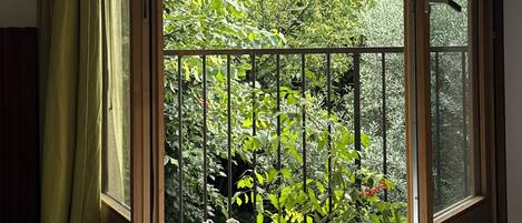 5 bedrooms, WiFi, bed sheets