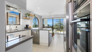 Microwave, oven, dishwasher