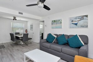 Interior - ULTRA Modern Apt by the Beach (Hollywood)