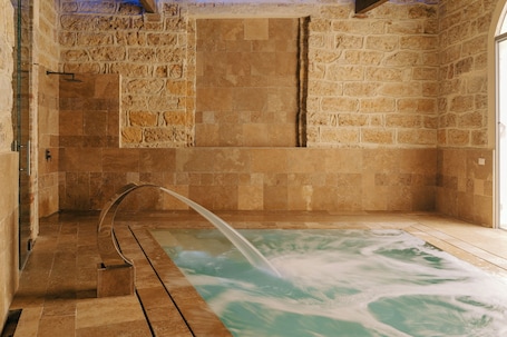 Bañera de hidromasaje interior. Spasimo Hôtellerie