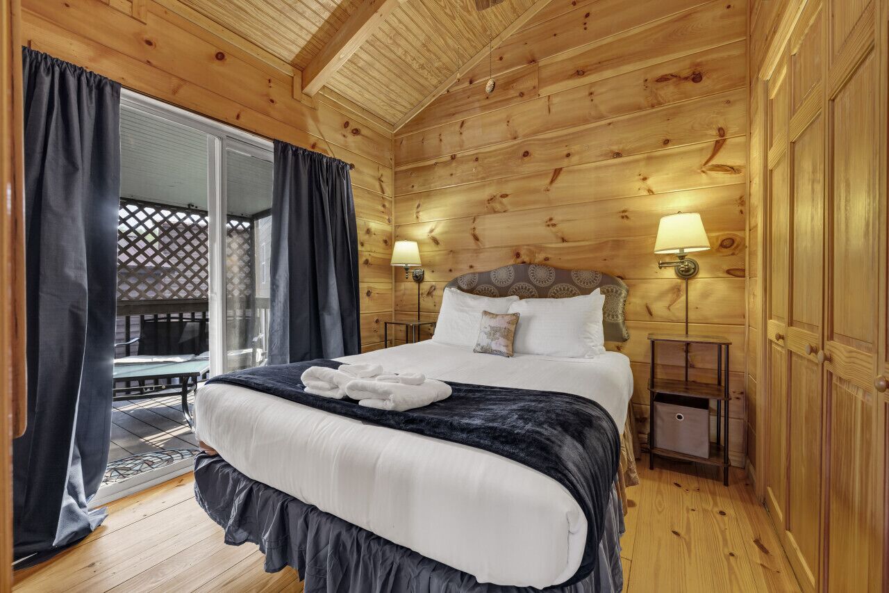 2 habitaciones, tabla de planchar con plancha y cuna de viaje 