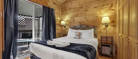 2 bedrooms, iron/ironing board, travel crib, free WiFi