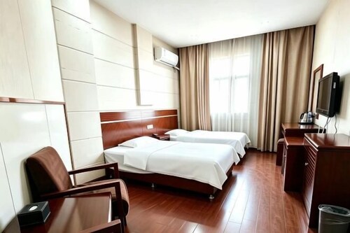 Xuancheng Zhongzhou Business Hotel