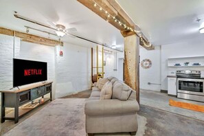 Téléviseur, bureau